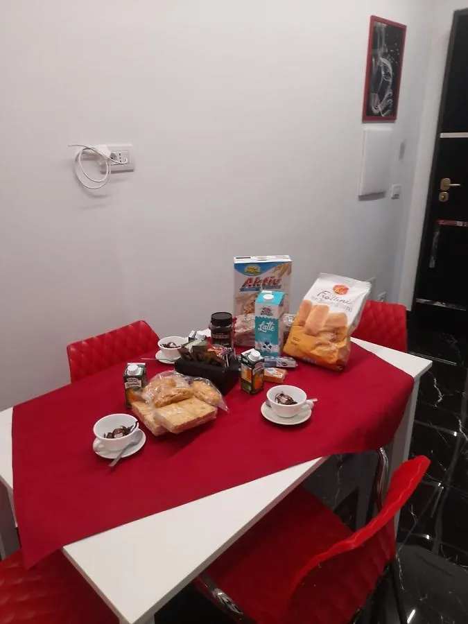 Гостевой дом Отель Lux House Naples Airport