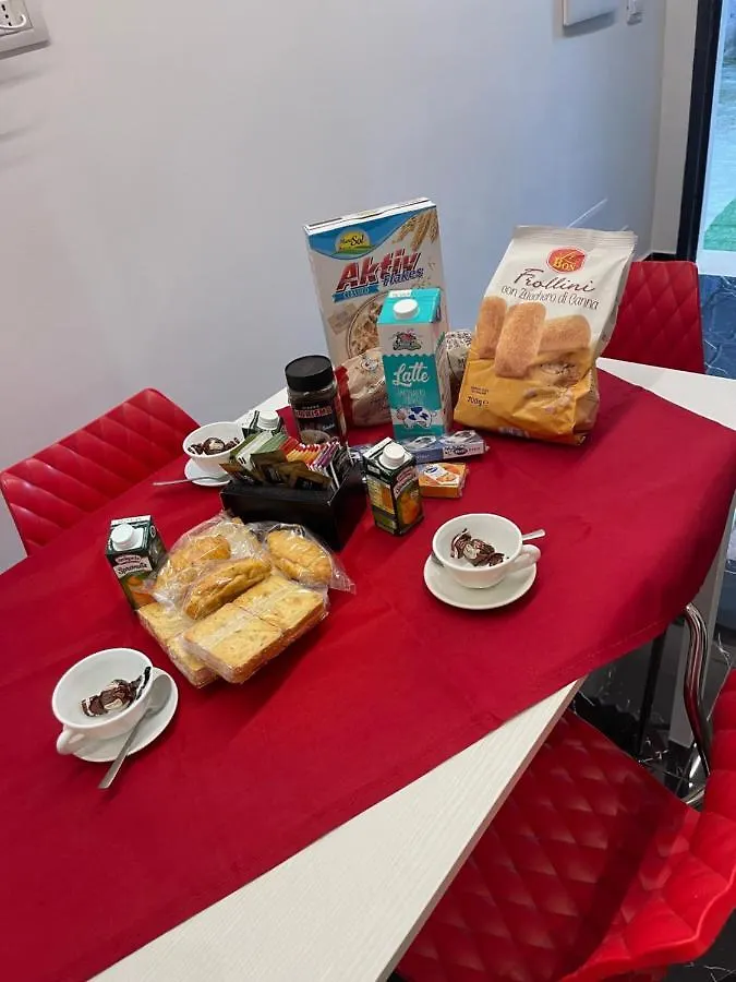 Отель Lux House Naples Airport Гостевой дом