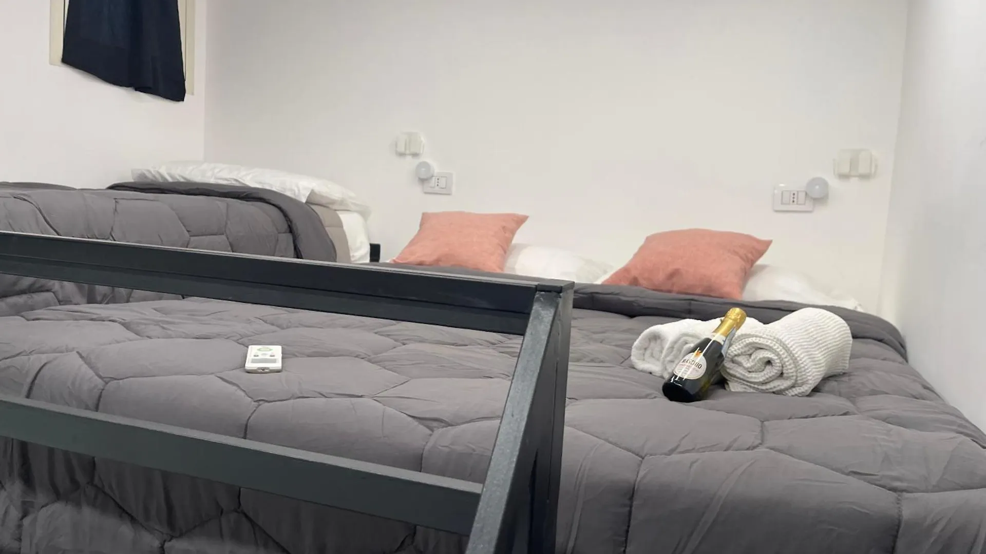 Отель Lux House Naples Airport Италия