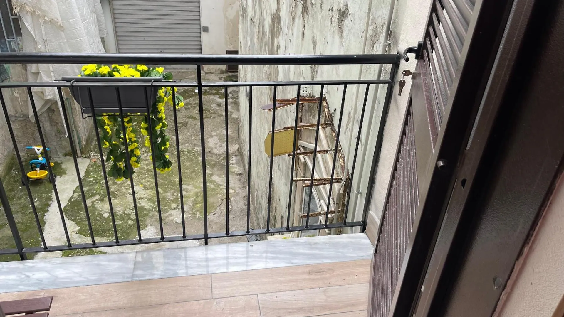 Отель Lux House Naples Airport Гостевой дом