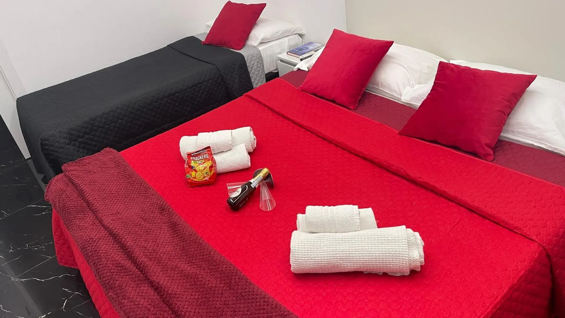 Отель Lux House Naples Airport